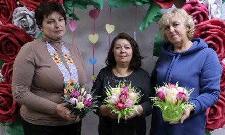 Друге заняття обласного майстеркласу «Дизайн предметів інтер’єру з використанням сучасних матеріалів (фоаміран, ізолон)»